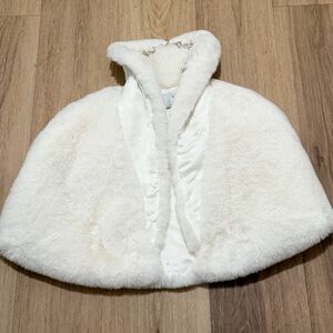 Borrowed & Blue Co. Women’s Stylish White Faux Fur Shawl size Small